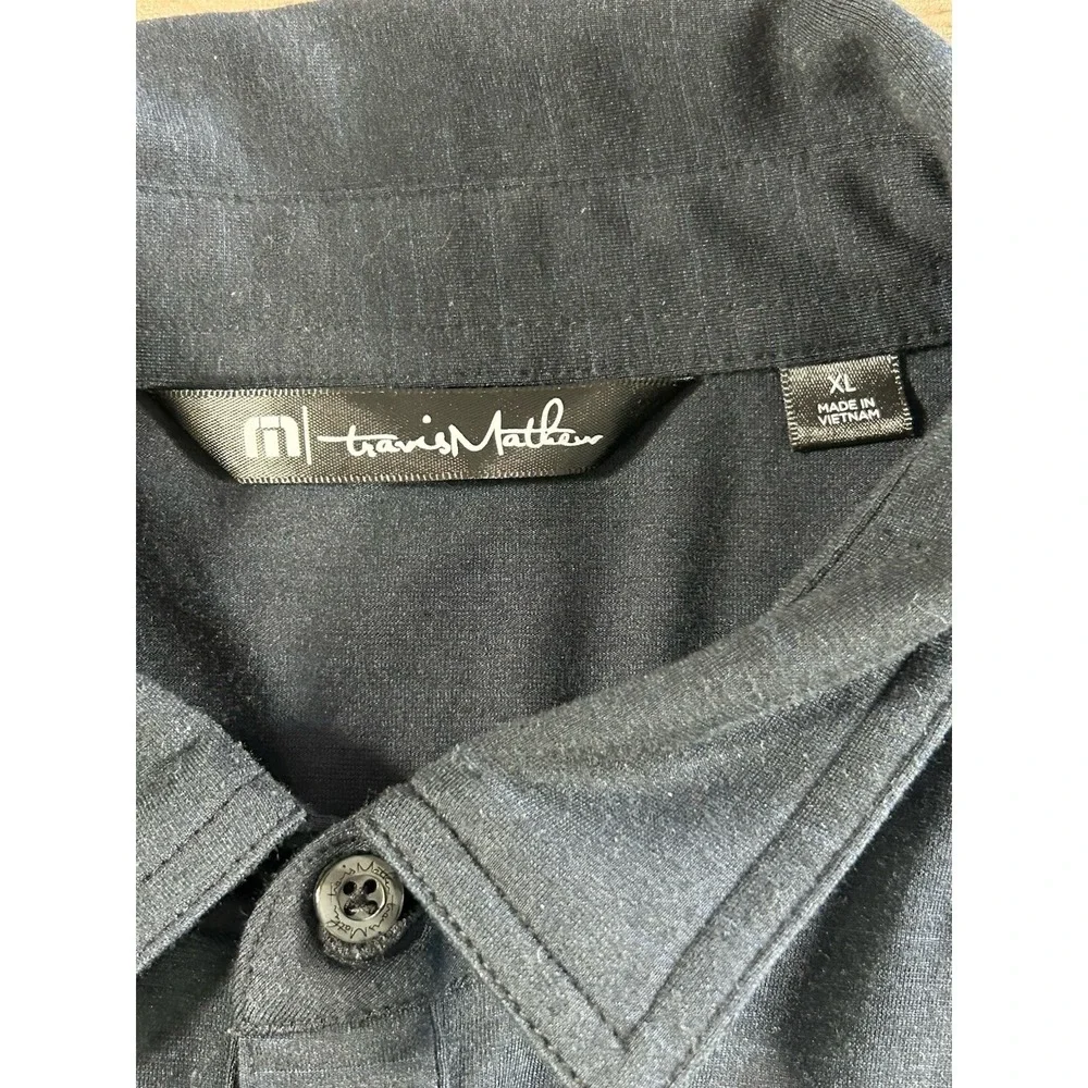 Travis Mathew Golf Polo Shirt Size XL Black Embroidered Rose‎